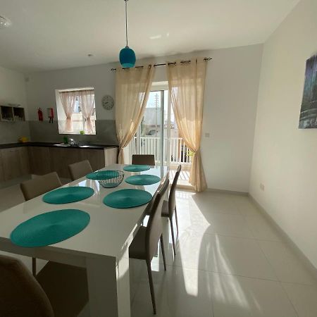 Sunshine Apartments Mellieha - Modern Three Bedroom Apartment - Apt No 2 Dış mekan fotoğraf
