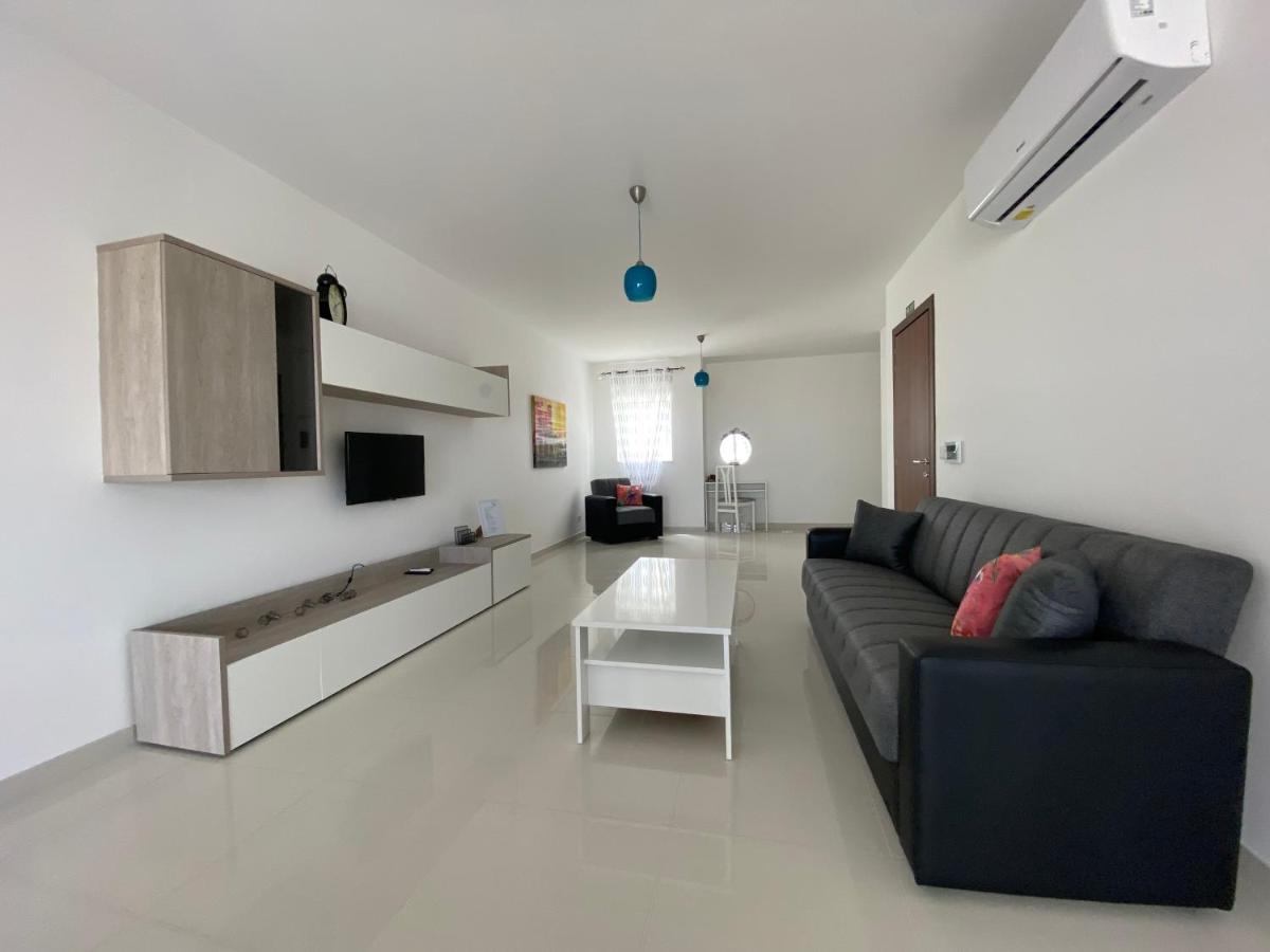 Sunshine Apartments Mellieha - Modern Three Bedroom Apartment - Apt No 2 Dış mekan fotoğraf